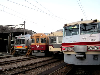 富山地鉄車両